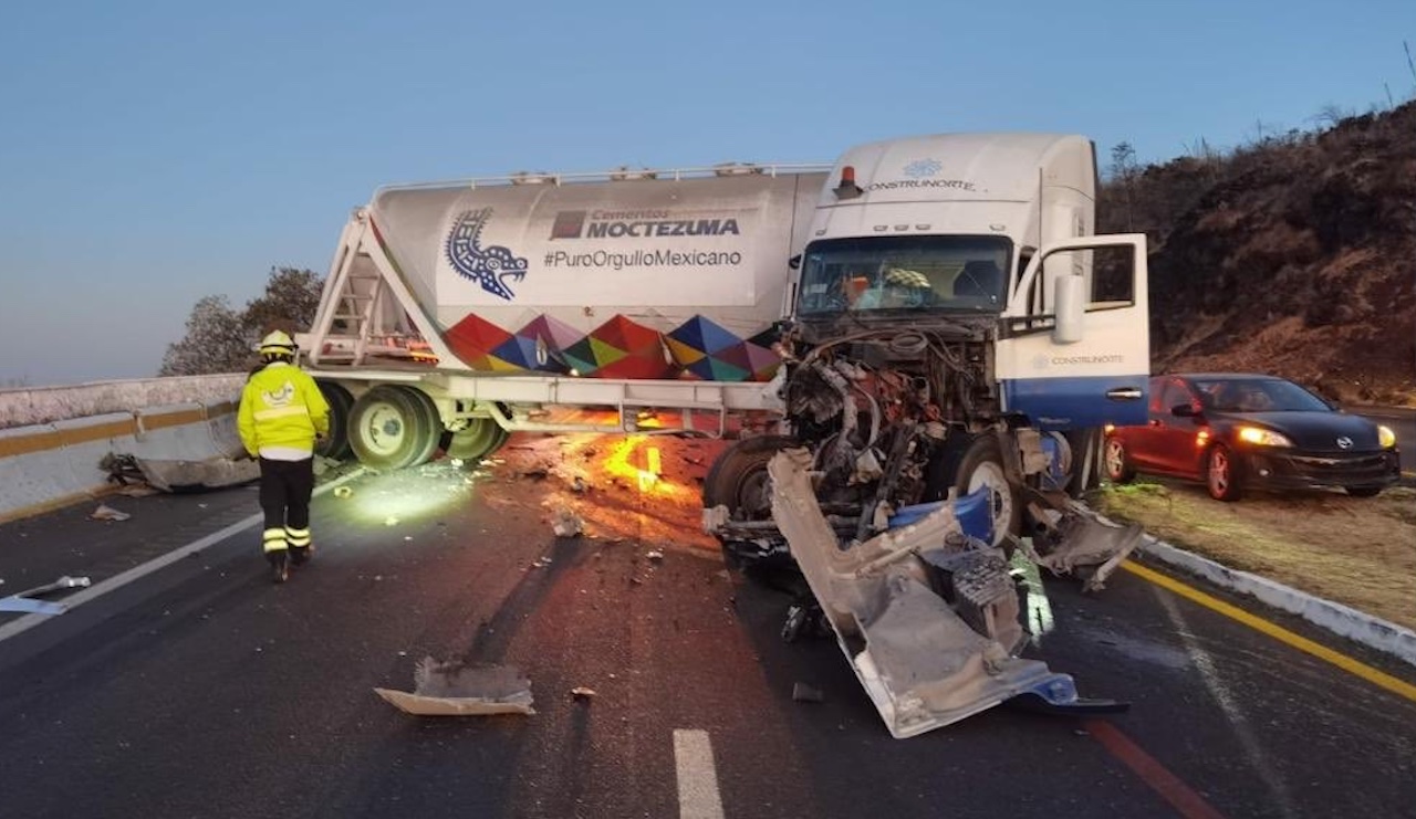 Accidente M Xico Cuernavaca Hoy Tr Iler Choca En La Pera