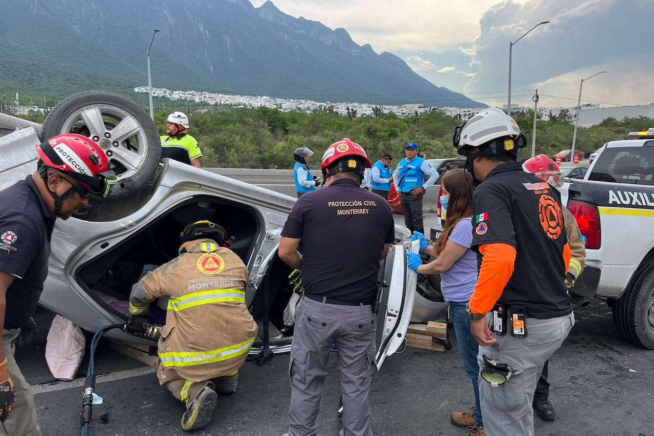 Accidente En Avenida Paseo De Los Leones De Monterrey NL