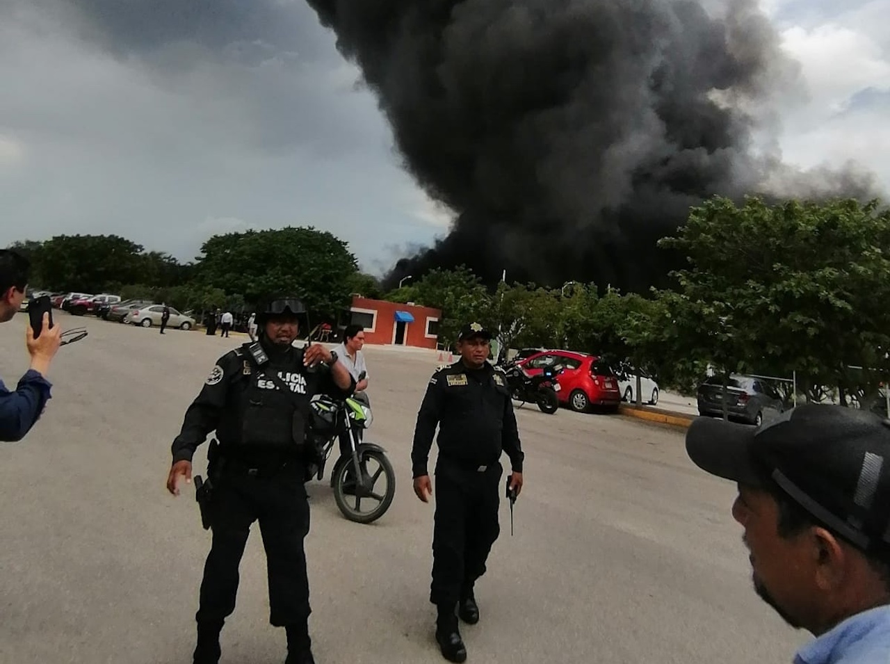 Incendio en Mérida bodegas se queman en el Parque Industrial