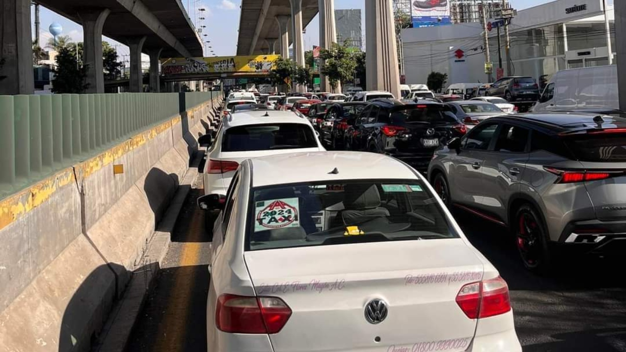 bloqueo periférico norte cierran la vialidad hacia CDMX