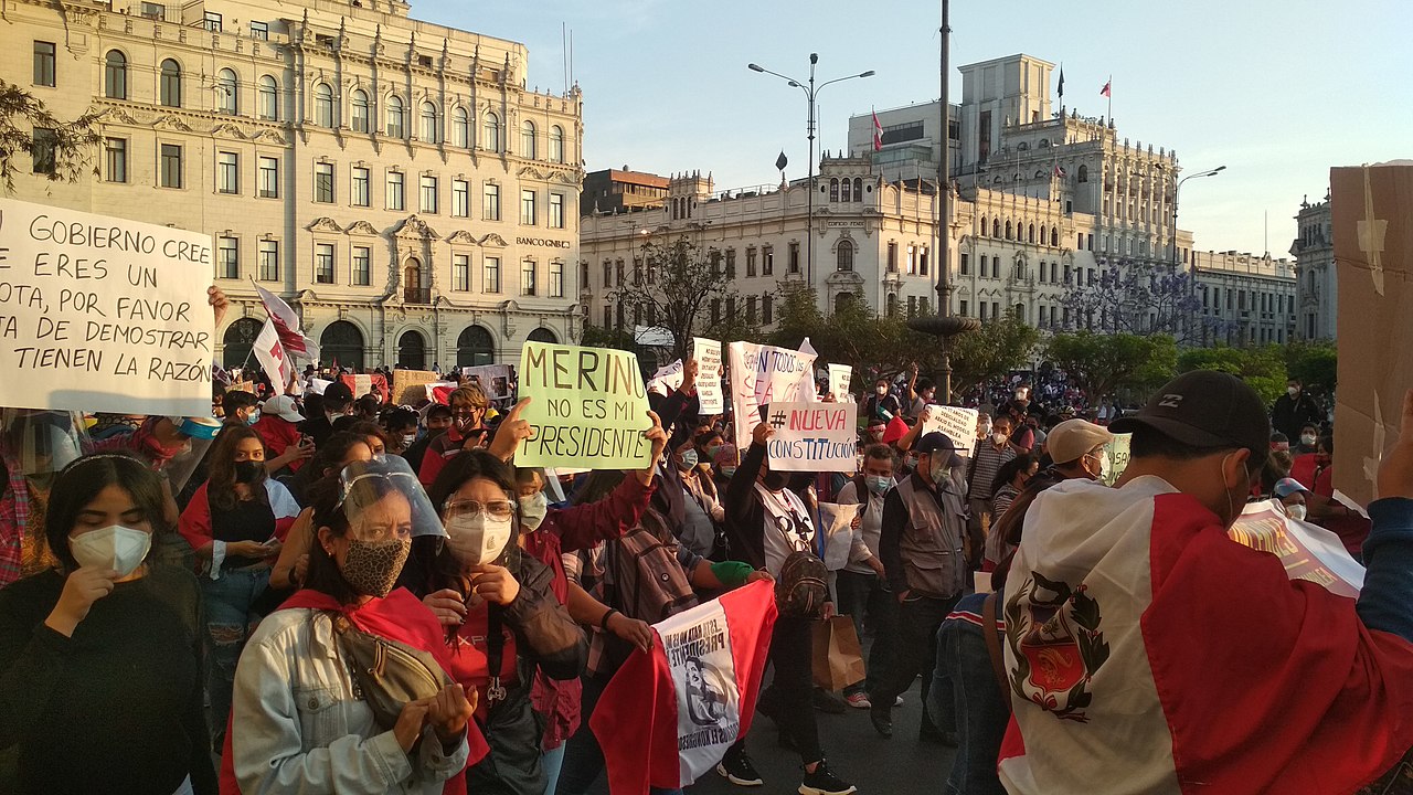 ‘La gente ya no tiene miedo’: jóvenes peruanos se levantan para exigir un cambio