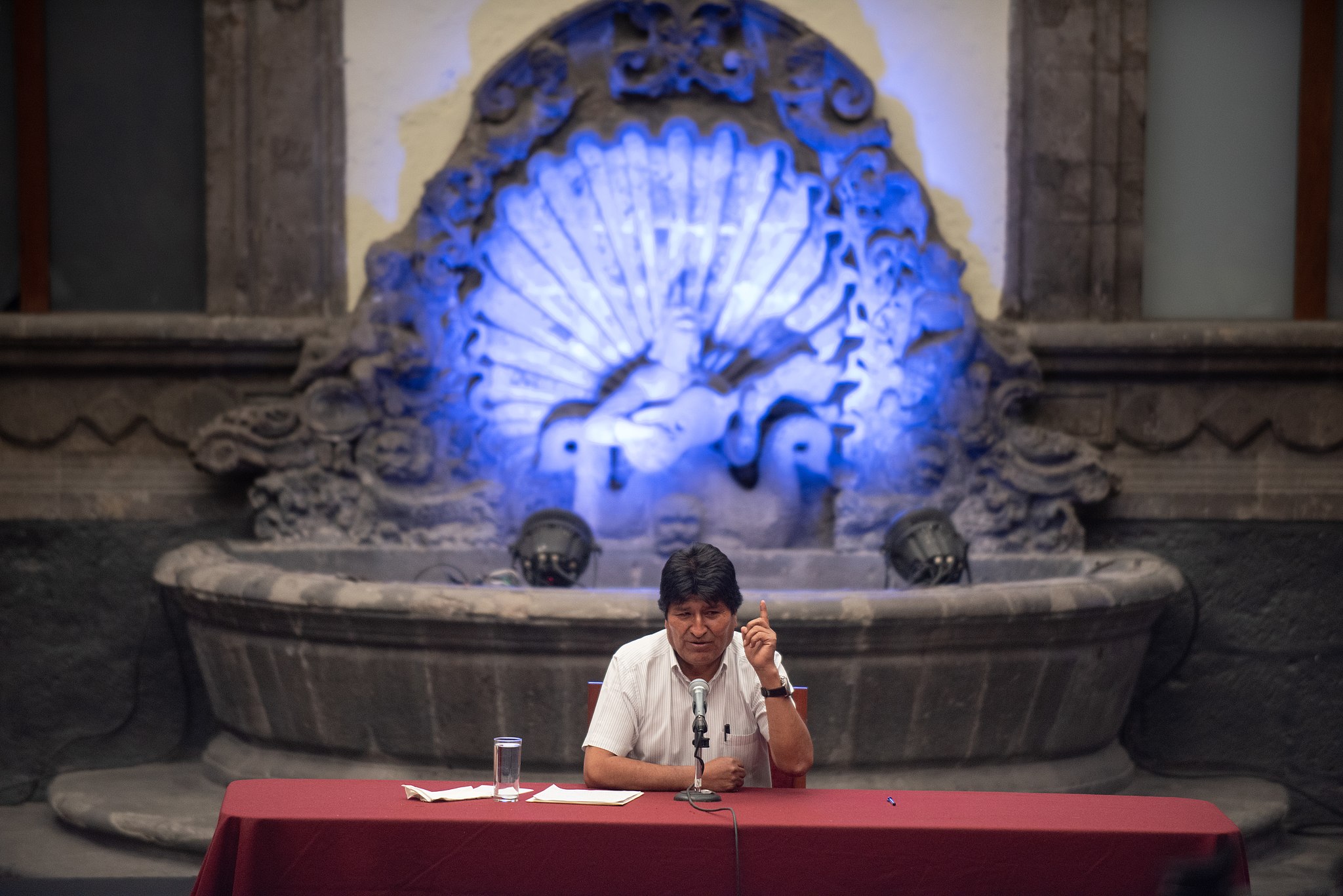 Evo Morales regresa del exilio en Bolivia en un convoy de 800 vehículos