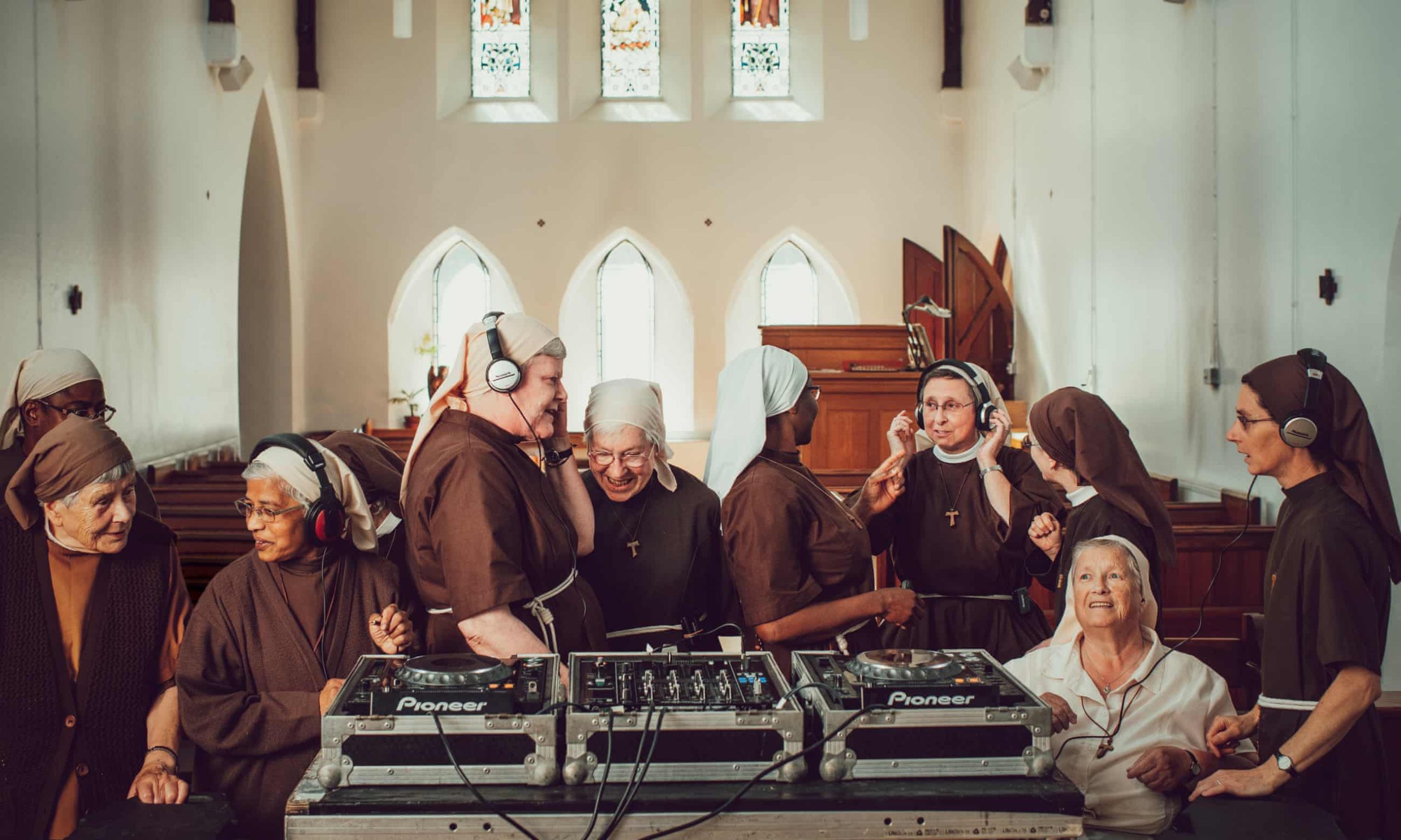 Las hermanas del swing: Las monjas que cantan durante la pandemia