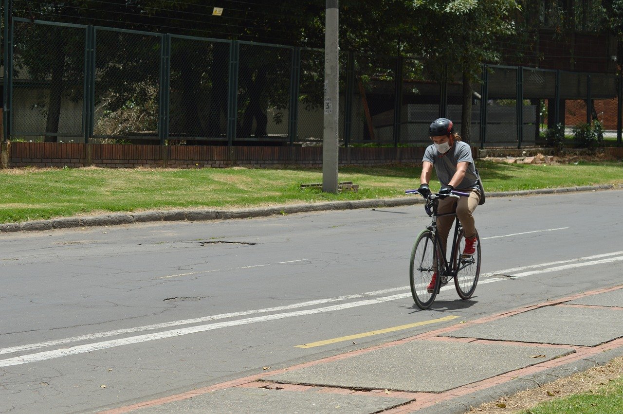 ‘La capital ciclista de la muerte’: Ciclistas luchan contra la violencia en calles de Bogotá