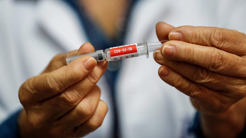 China sólo permitirá visitantes extranjeros que se hayan puesto una vacuna de ese país