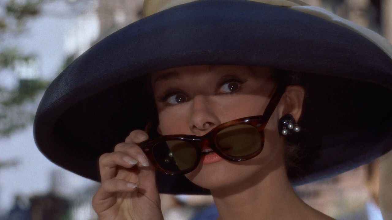 ‘Mi mamá era como un puño de hierro envuelto en guante de terciopelo’: la verdadera Audrey Hepburn