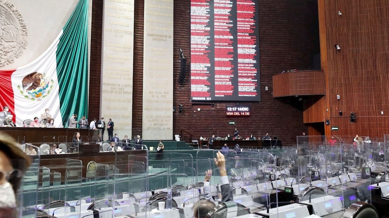 Cámara de Diputados pospone votación de polémica reforma al Banxico