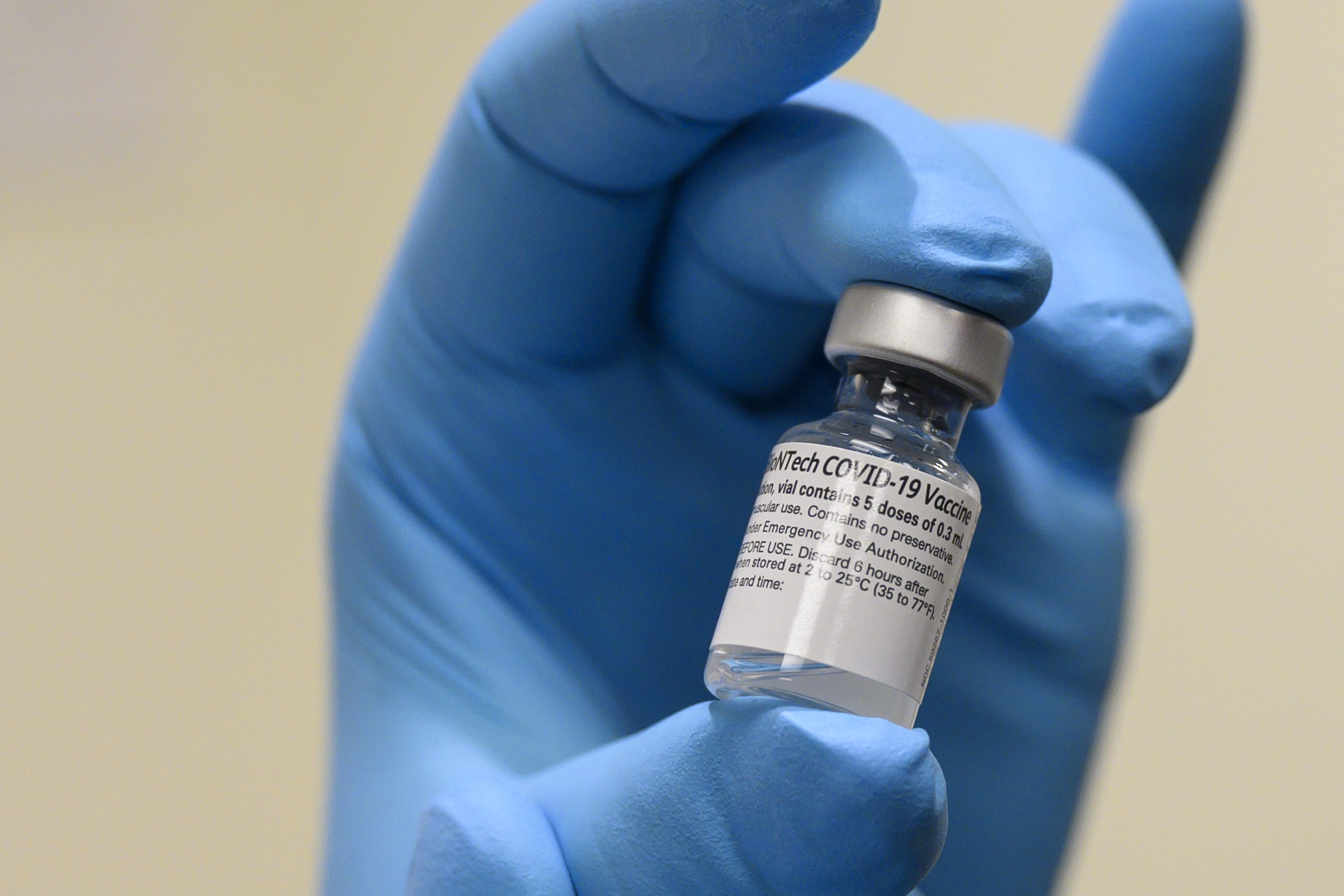 5 preguntas sobre la ética del plan para poner las vacunas en el país