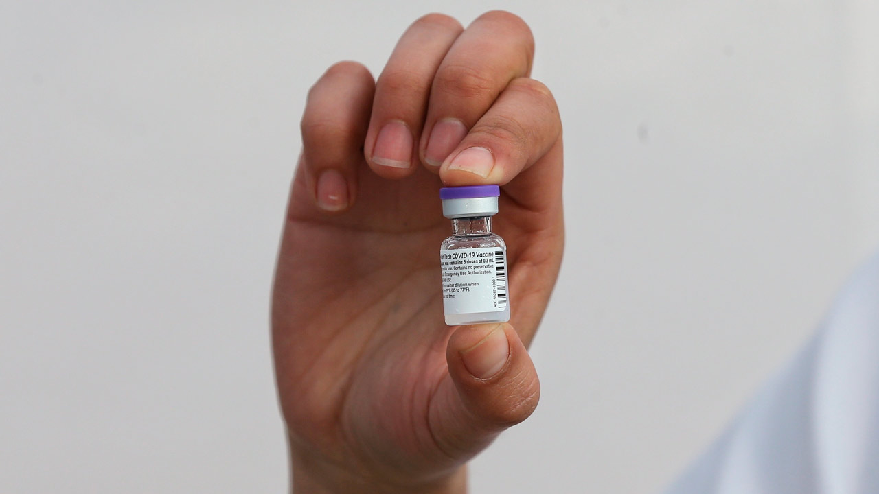 AMLO no se opone a que empresas privadas compren y vendan vacunas anticovid