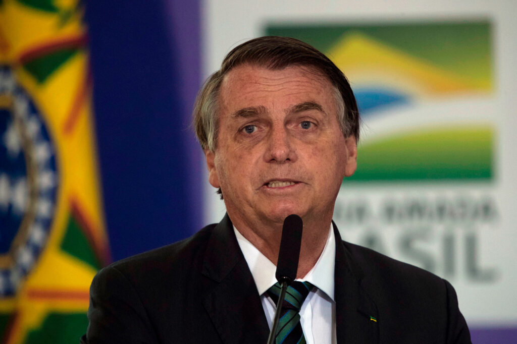 Crecen llamados para enjuiciar a Bolsonaro y su ‘delirio golpista’, mientras se agrava el Covid