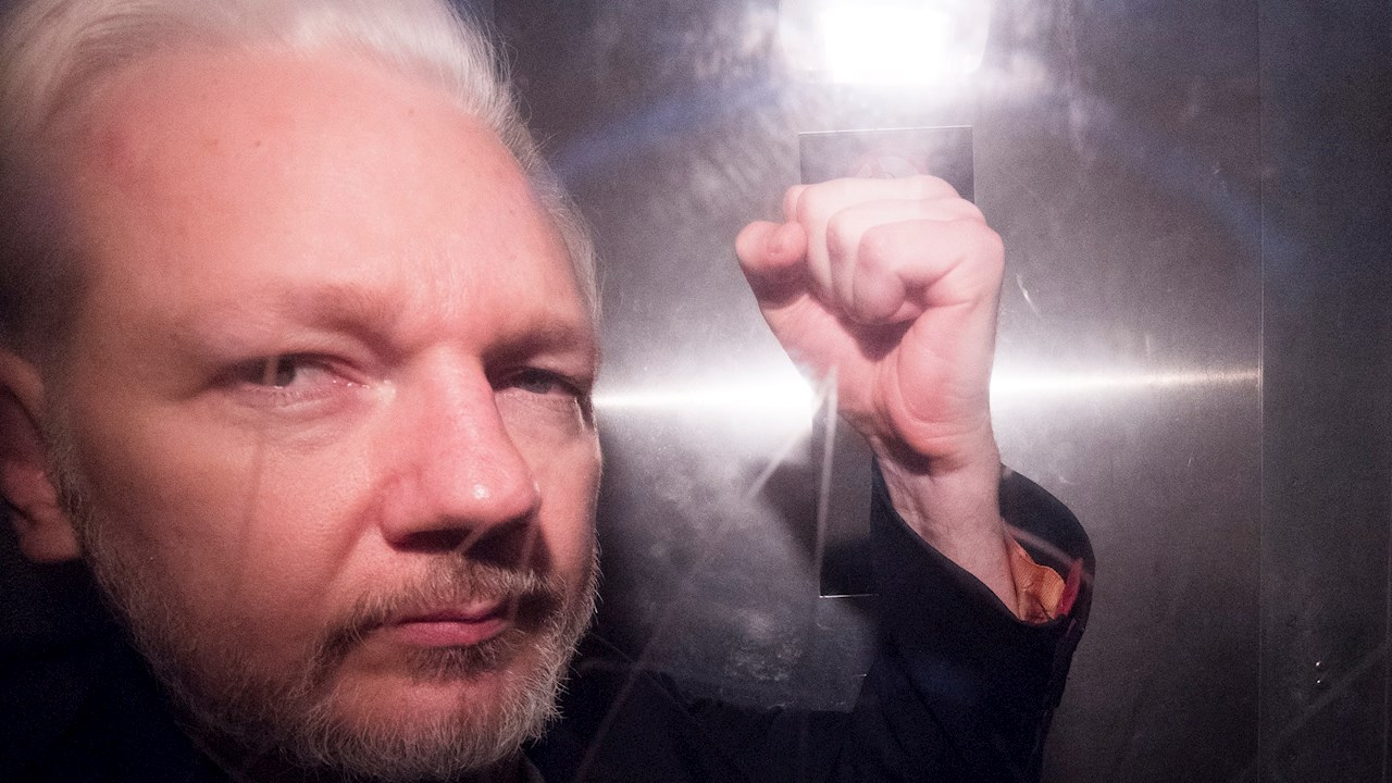 Julian Assange presenta recurso contra su extradición a Estados Unidos