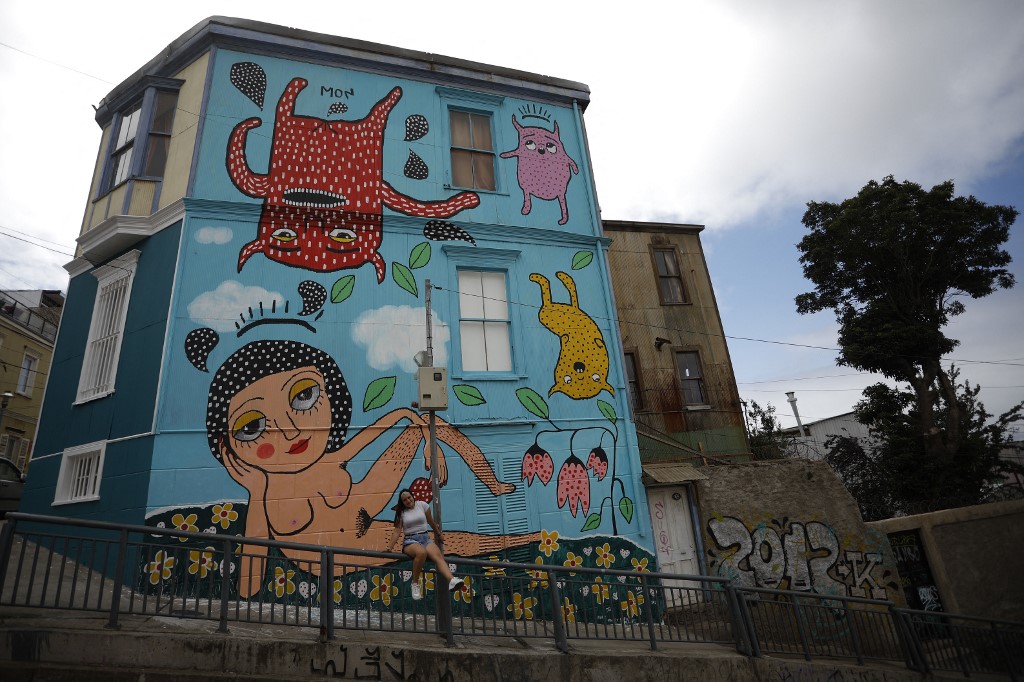 Un mural pintado por la cantante Mon Laferte levanta polémica en Chile