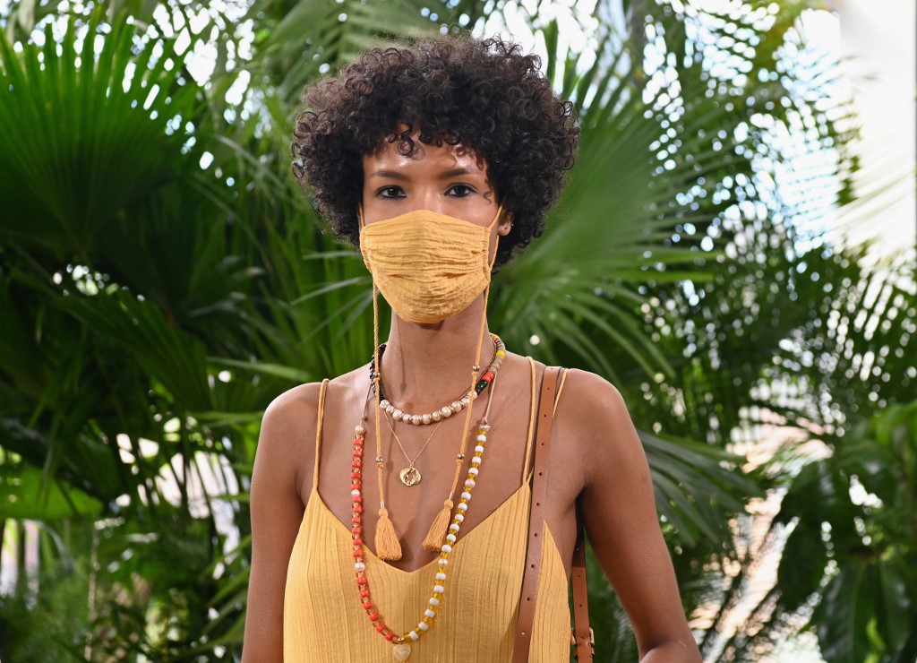 A la pandemia, tecnología: la respuesta de una una diseñadora en el New York Fashion Week