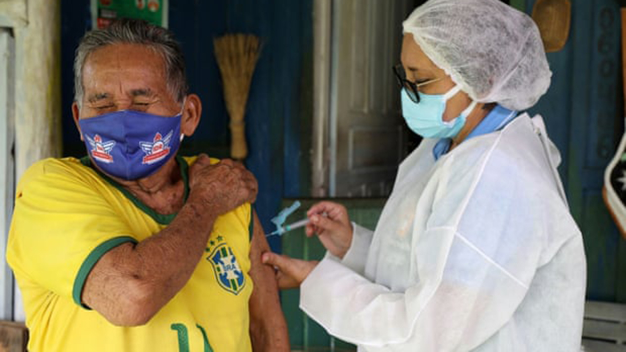 El plan de vacunas Covid en una ciudad en Brasil provoca un boom inmobiliario
