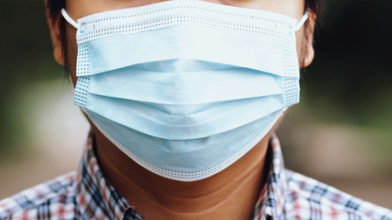 Médico de Wuhan: el coronavirus se contuvo con cubrebocas, pruebas y cuarentenas