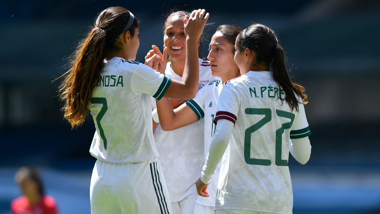 La llegada de jugadoras extranjeras a la liga femenil de futbol en México divide opiniones