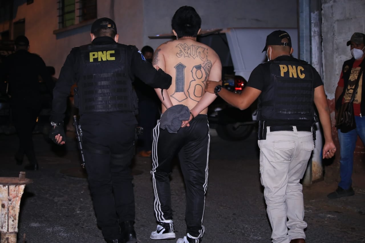 Guatemala captura a presunto líder salvadoreño de la pandilla Barrio 18