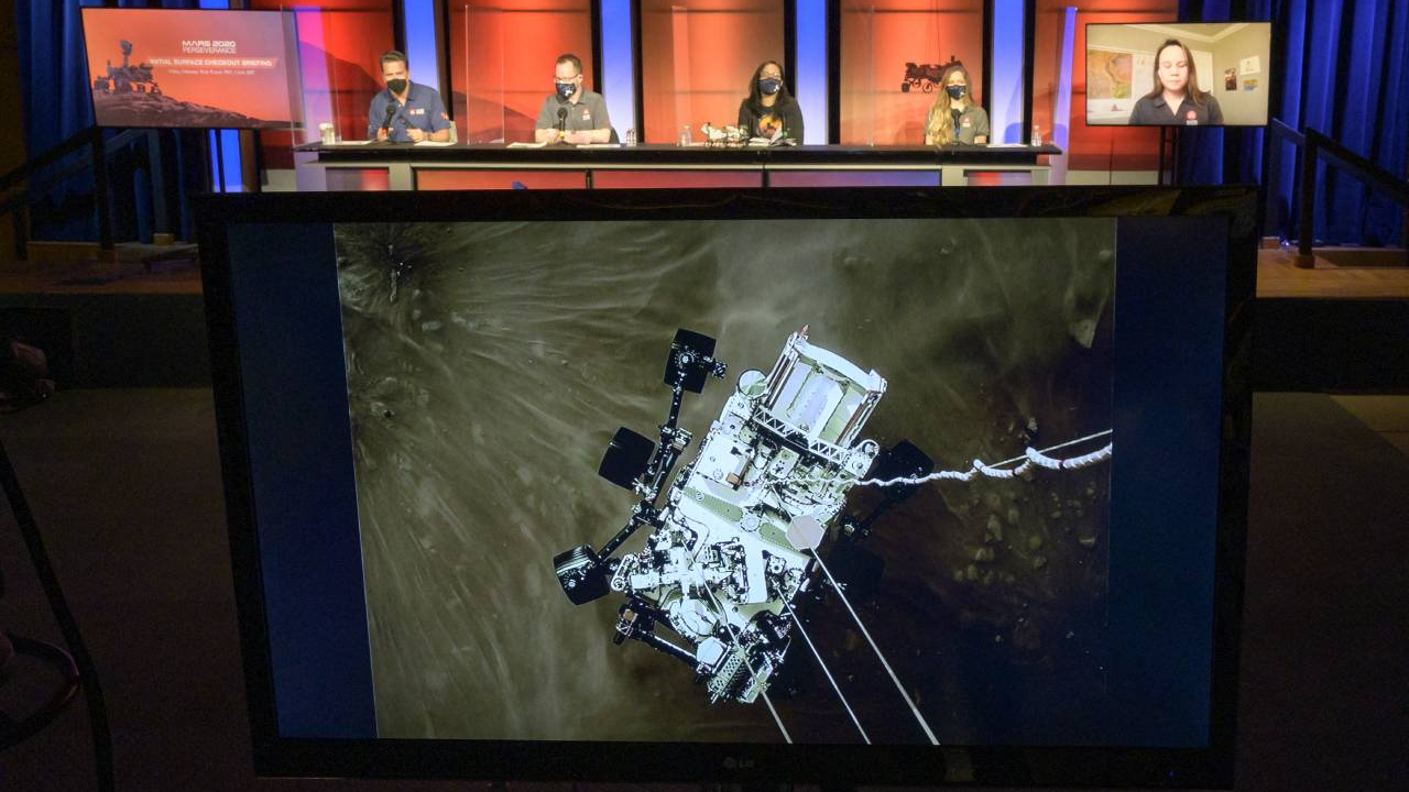 La NASA celebra llegada de Perseverance a Marte con imágenes impresionantes