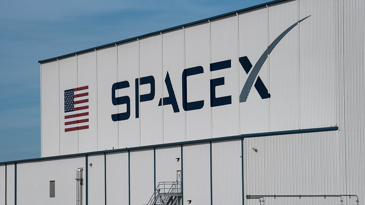 La NASA adjudica a SpaceX contrato para el regreso de EU a la Luna en 2024
