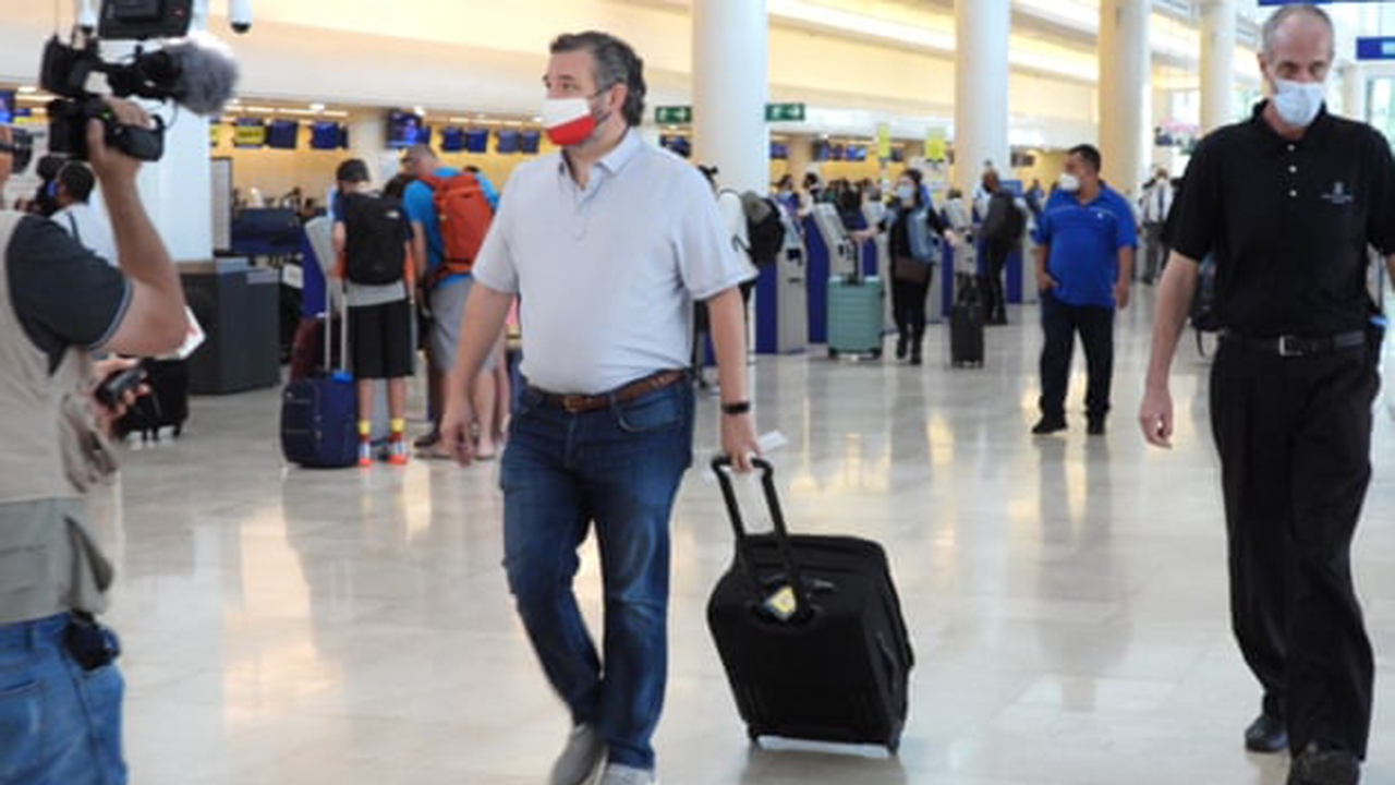 Mientras los texanos se congelan a oscuras, Ted Cruz se asoleaba en Cancún
