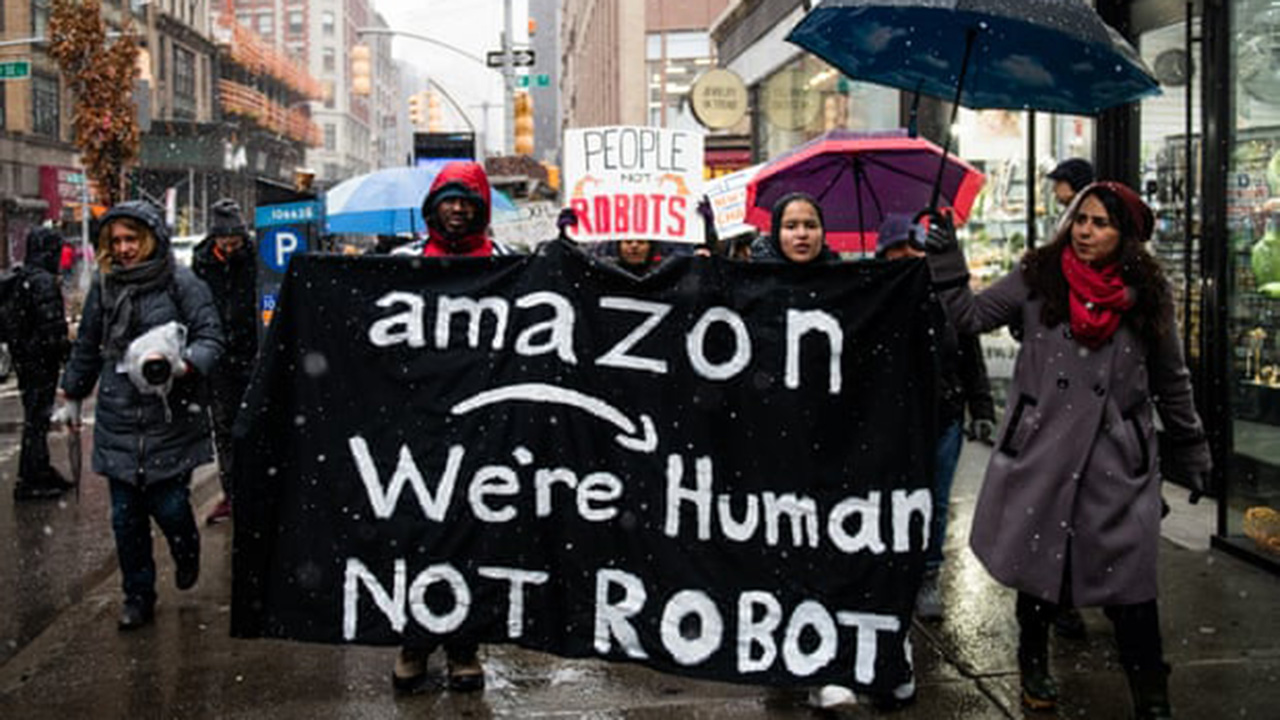 Amazon es un desastre para los trabajadores, un factor que ‘Nomadland’ pasa por alto