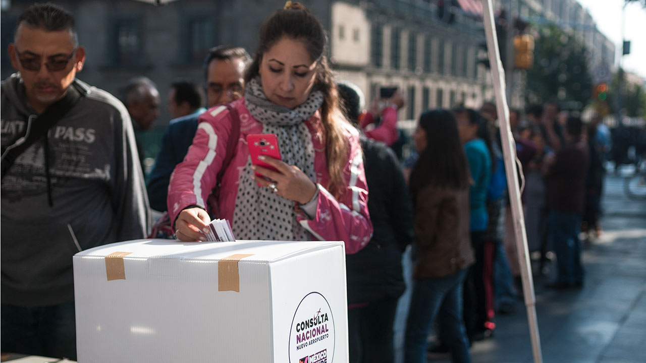 En cargos públicos, la paridad de género en México presenta pocos avances