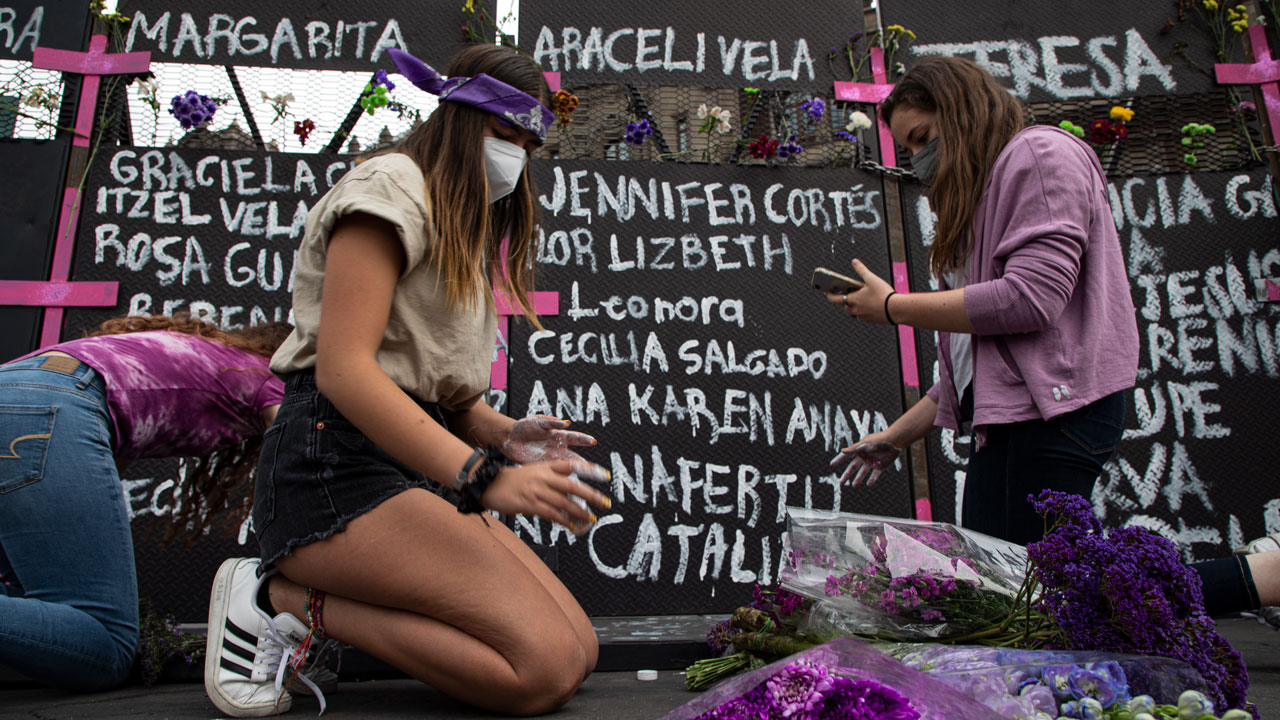 ‘AMLO nos convirtió en el enemigo público número 1’: por qué las feministas son la voz de oposición de México