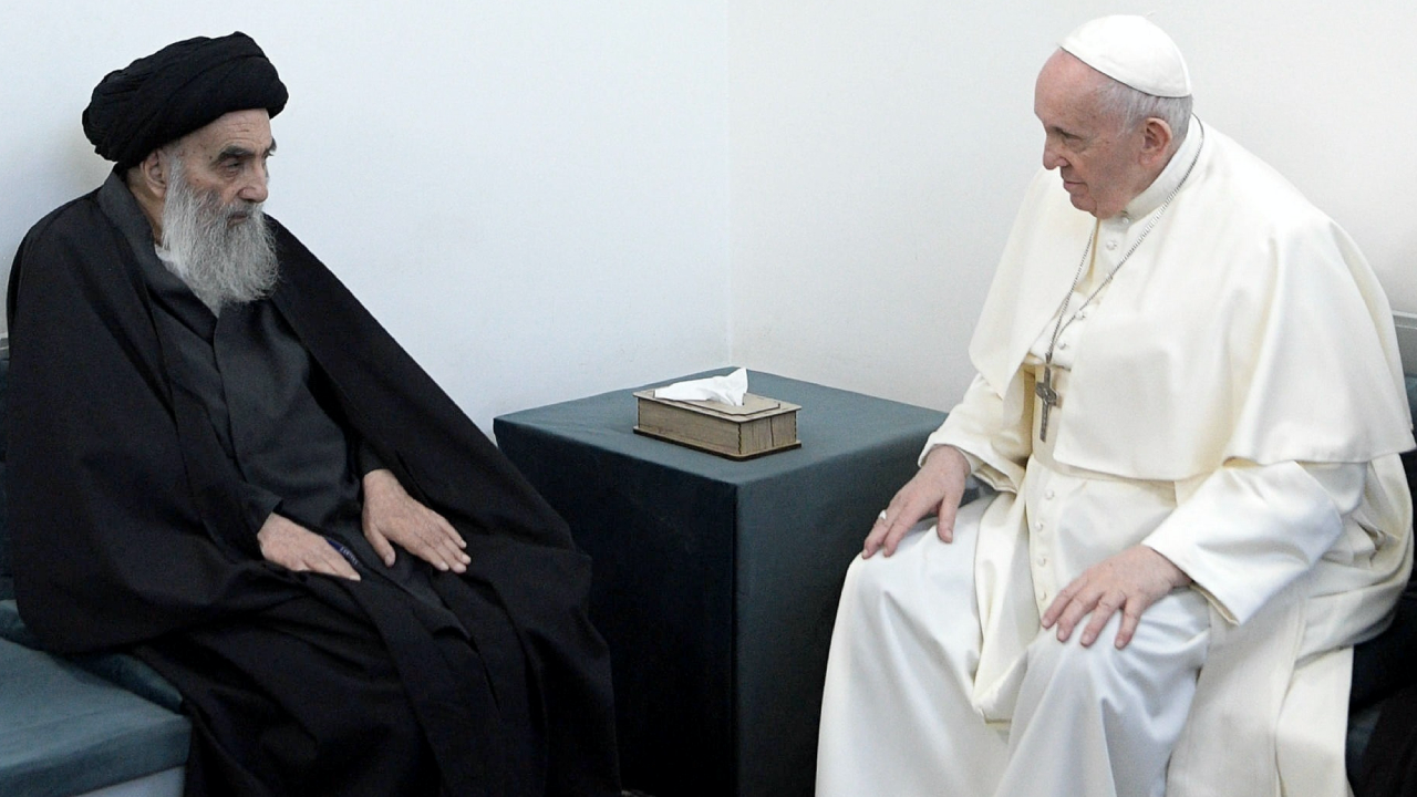 El papa selló una reunión histórica con Al Sistani en Irak para fomentar el diálogo