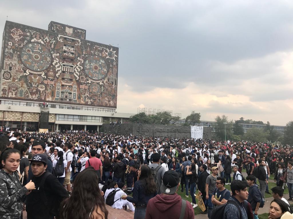 UNAM expulsa a alumnos de prepa 5 tras protesta contra acoso sexual