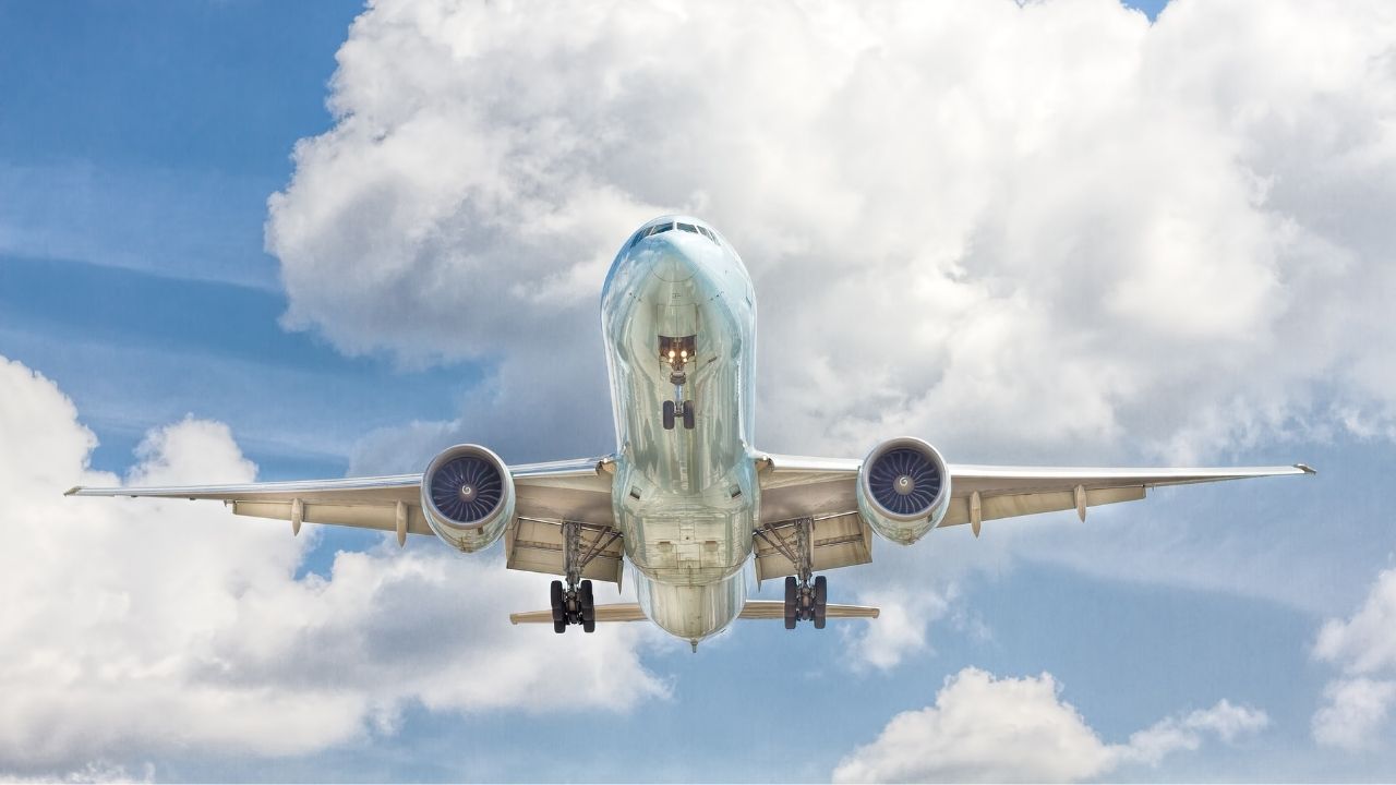 Licencias de personal y operación de aeronaves, posibles causas de la baja en la calificación de seguridad aérea