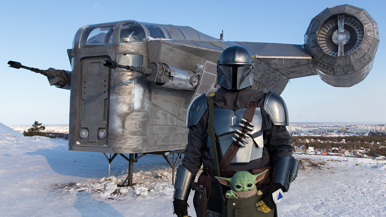 Fans de ‘Star Wars’ reconstruyen la nave espacial de Mandalorian en Siberia
