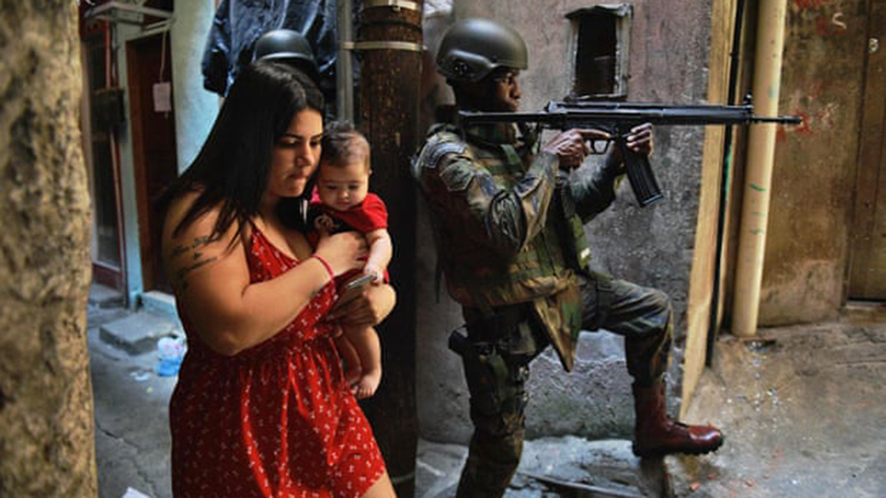 La policía mata a cientos en las favelas de Río a pesar de prohibición de operativos