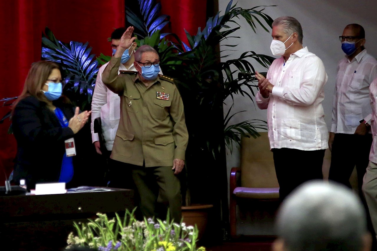 Raúl Castro se despide, pero el socialismo no