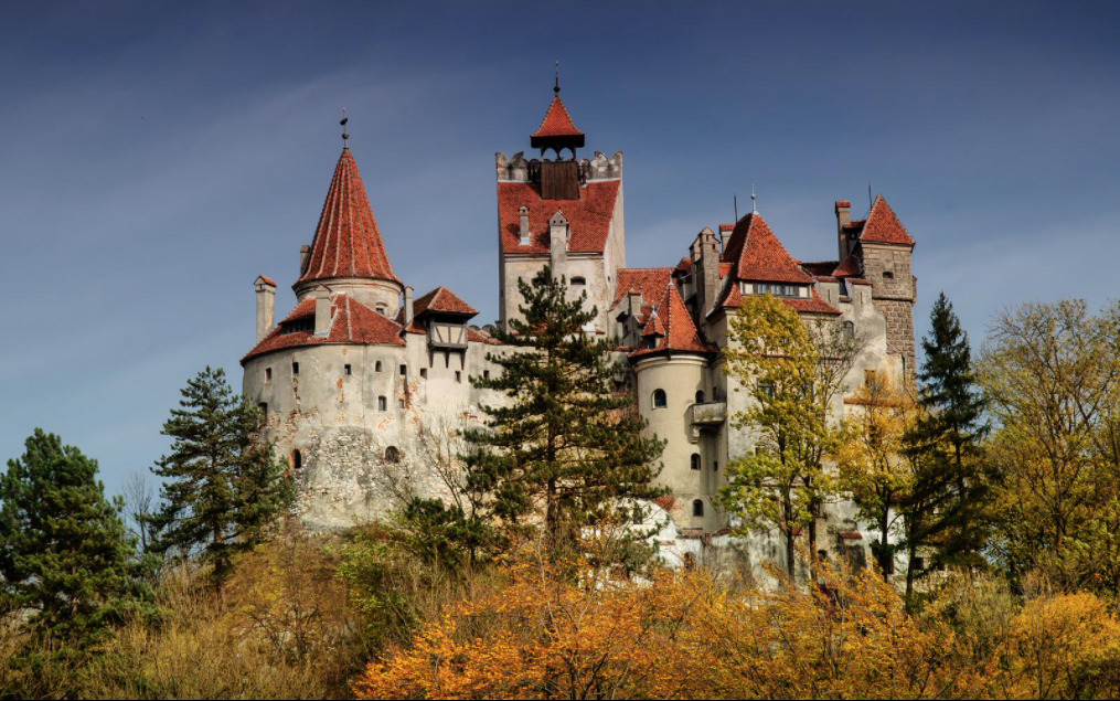 El Castillo de Drácula ofrece vacunas contra el Covid-19 a sus visitantes