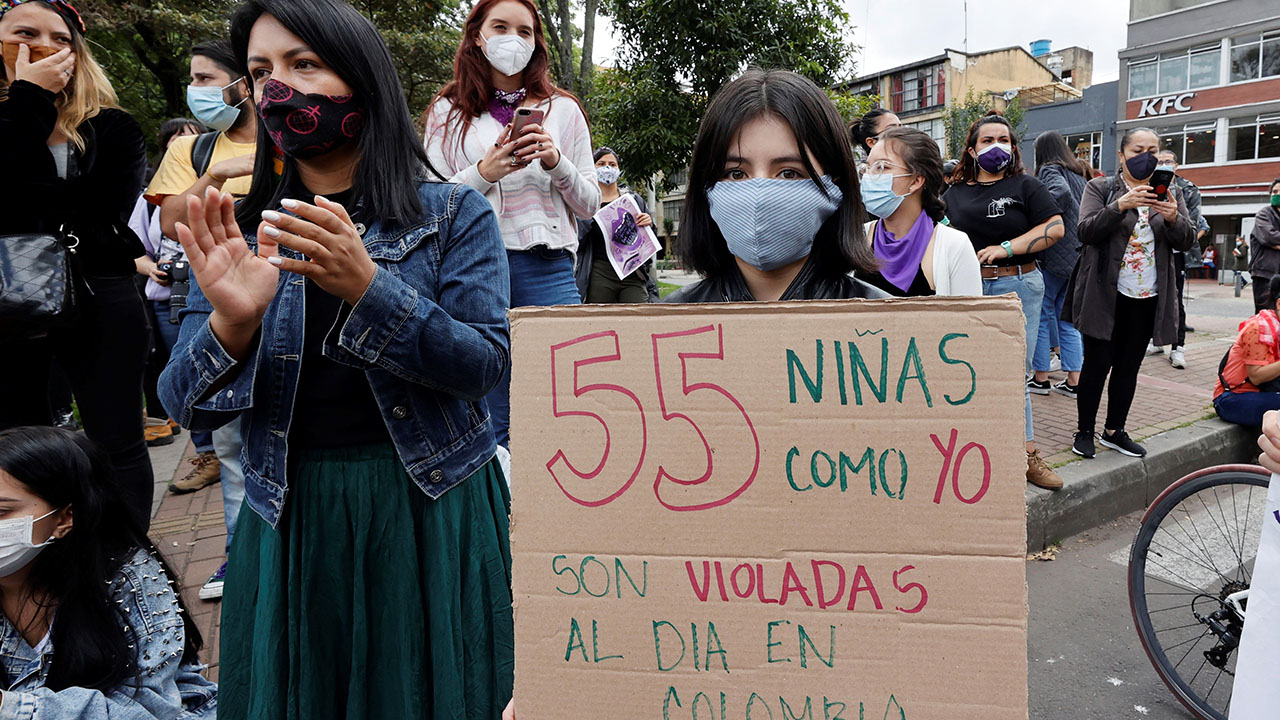 Manifestantes en Colombia denuncian violencia sexual por parte de la policía