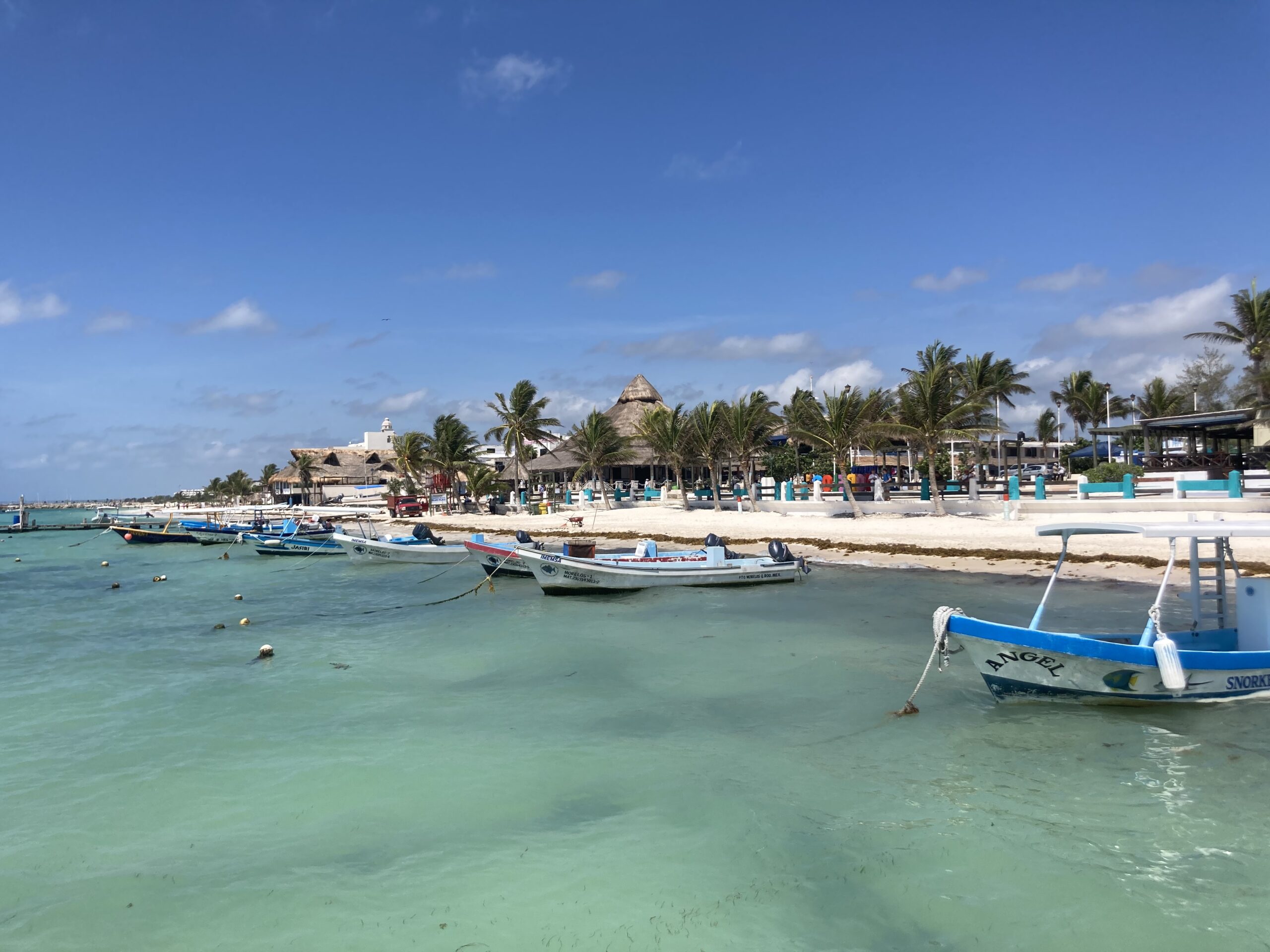 Puerto Morelos: entre el dilema de seguir siendo un pueblo pesquero o el nuevo Cancún
