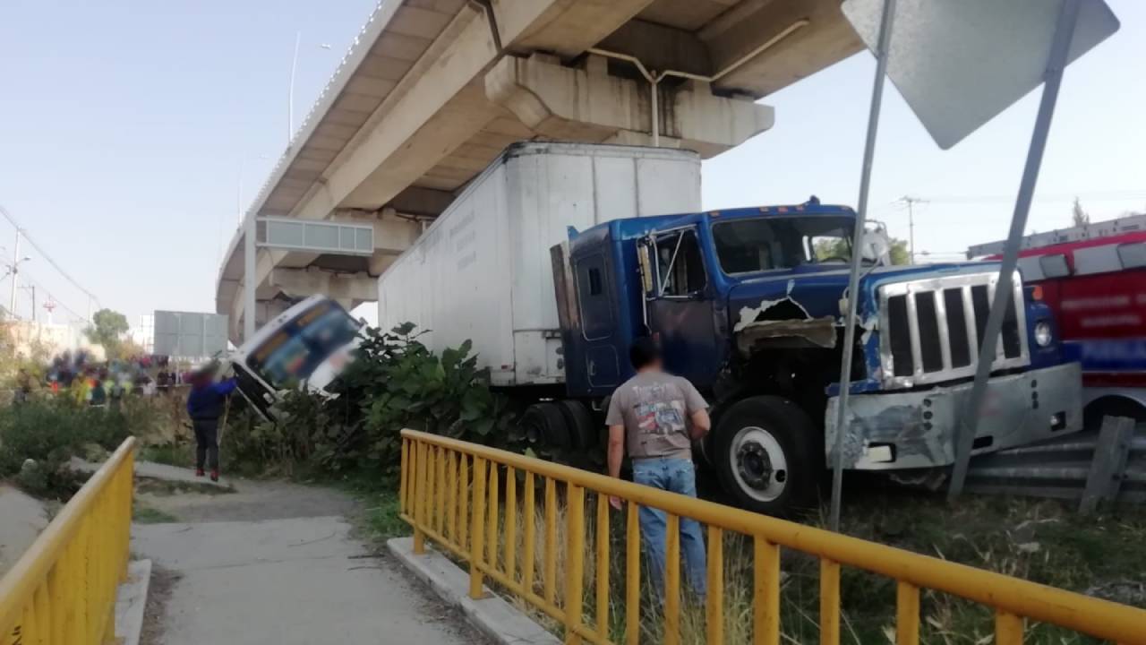 Restablecen parcialmente la circulación en la autopista México-Puebla después de choque