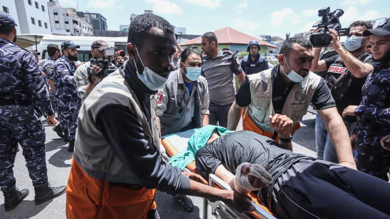 ‘Destrucción masiva’: la tensión que aqueja los hospitales de Gaza tras los ataques israelíes