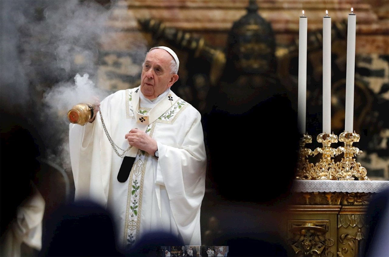 El papa Francisco posterga una visita a África por problemas de rodilla