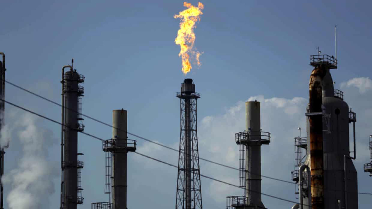 ‘Día catastrófico’ para las compañías petroleras detona esperanzas para abordar la crisis climática
