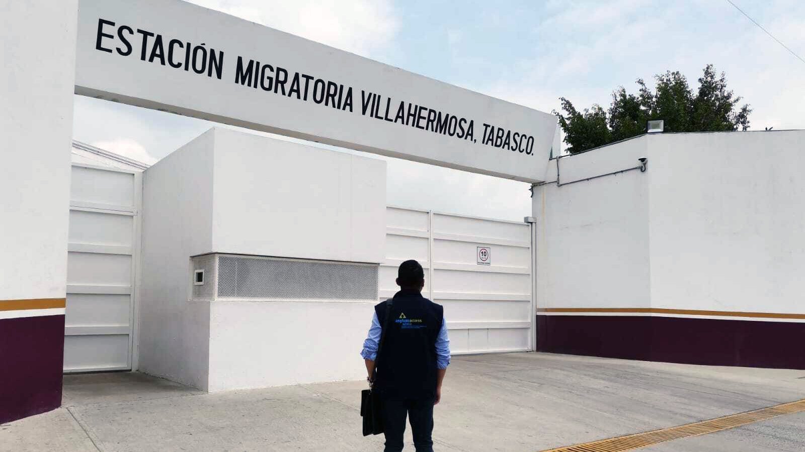 ‘Es como un infierno’: hondureña con estancia legal fue retenida 11 días por el INM