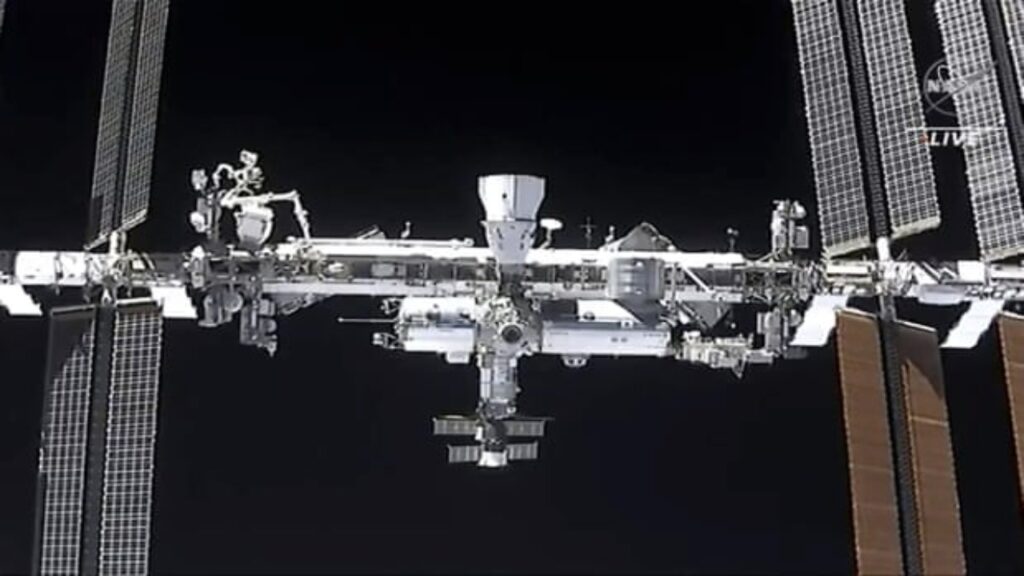 Un brazo robótico de la Estación Espacial Internacional fue golpeado por basura espacial