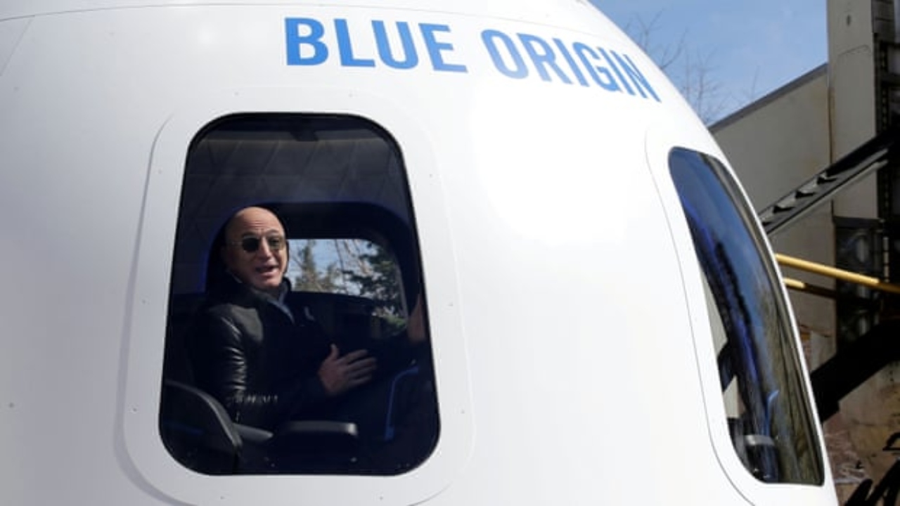 Jeff Bezos irá al espacio en el primer vuelo tripulado del cohete New Shepard