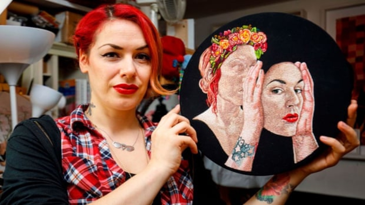 Una artista evalúa demandar a la Real Academia de las Artes porque la acusó de ‘transfobia’