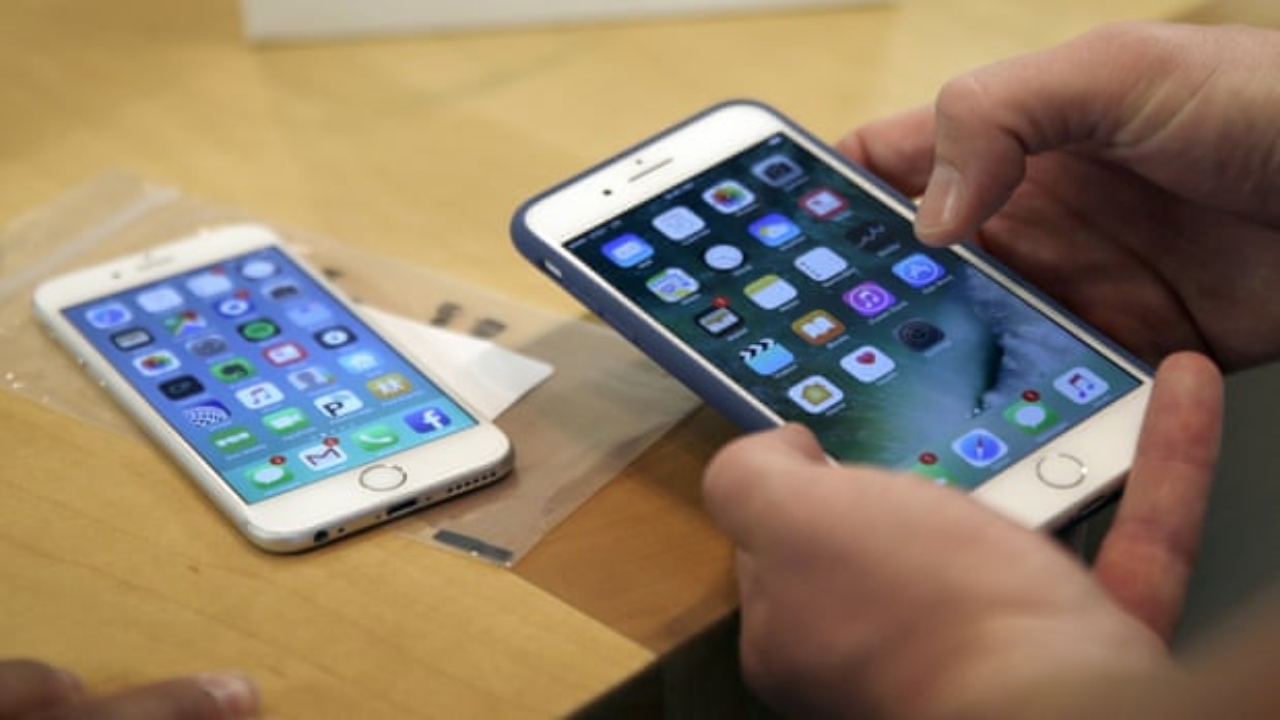 Apple paga millones de dólares a una mujer porque técnicos utilizaron su iPhone para publicar videos explícitos
