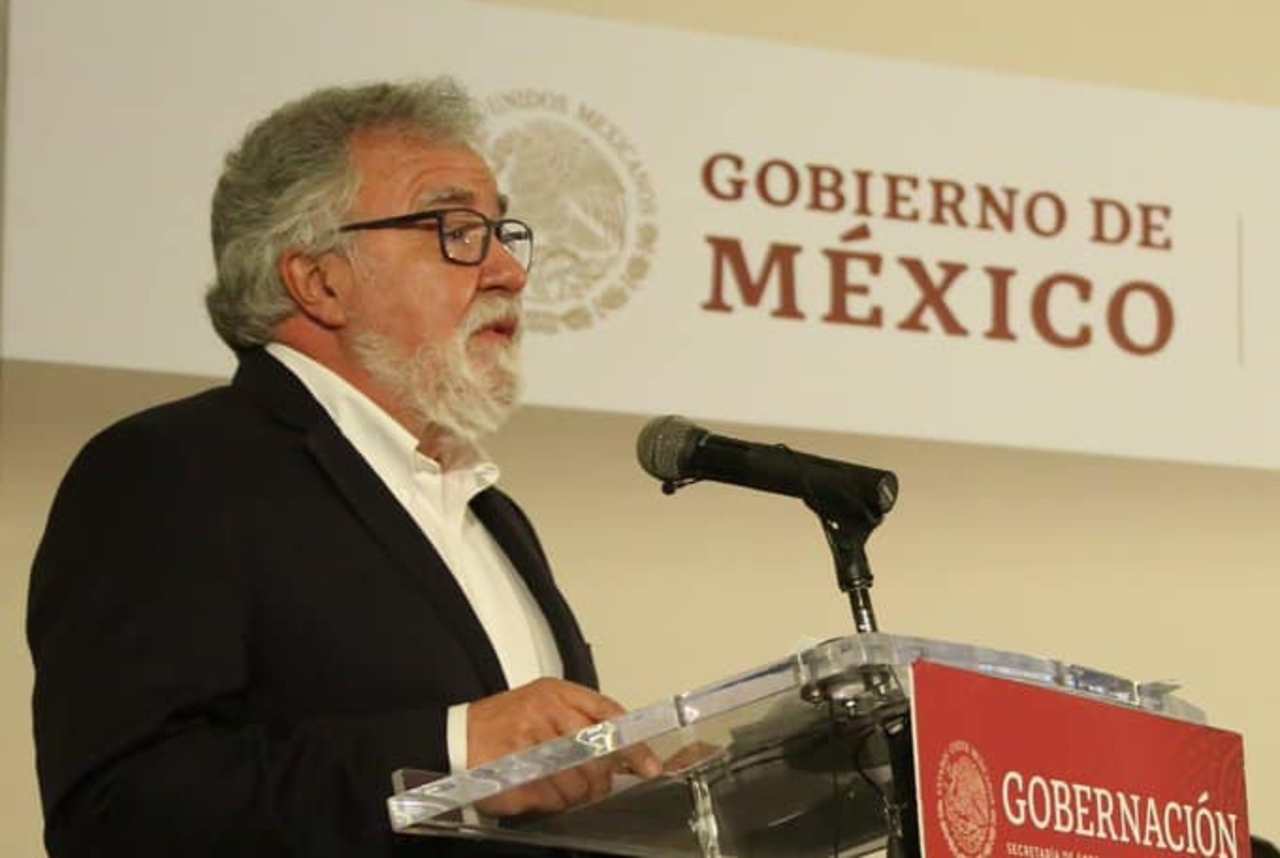Encinas hace viaje al extranjero por el caso Ayotzinapa