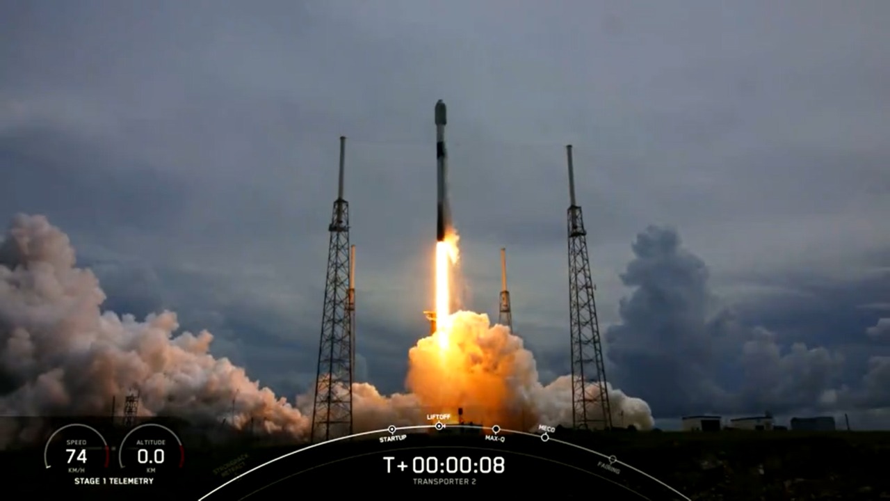 Satélite mexicano llega al espacio a bordo de cohete de SpaceX