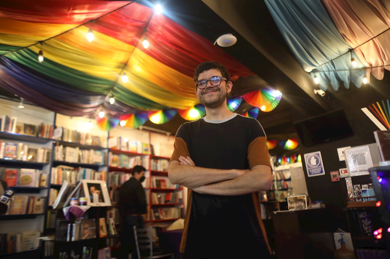 Somos Voces, la librería LGBT que superó la crisis de Covid-19 y celebra el orgullo gay