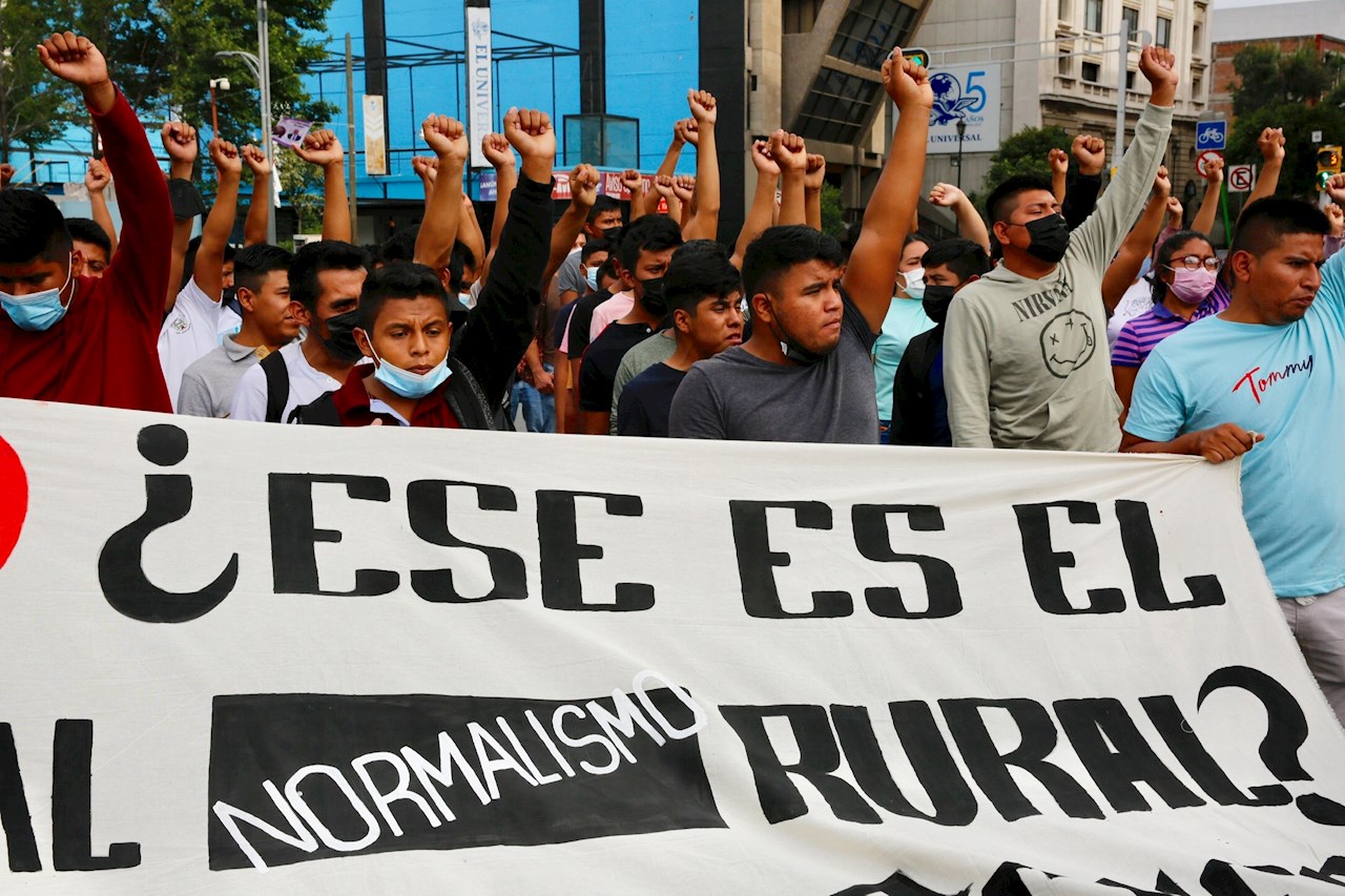 Normalistas de Puebla y Chiapas son liberados tras jornadas de protestas