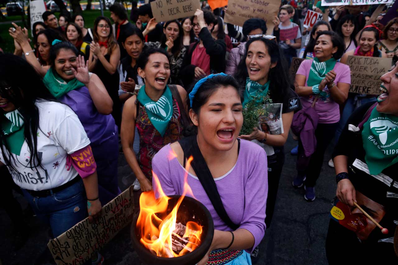 ‘En promedio, en Ecuador cada mujer ha abortado al menos una vez’, dice abogada